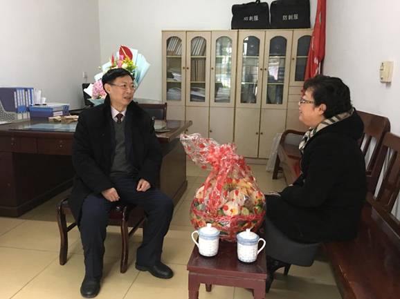 市人大常委会李建章副主任莅青走访慰问