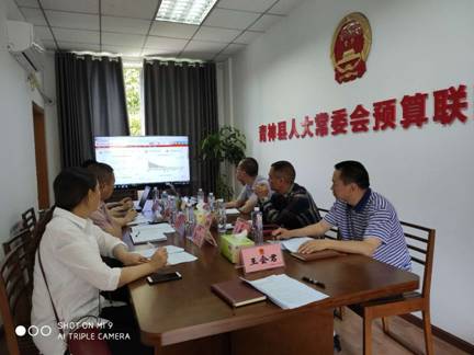 黑水县人大莅青考察预算联网监督平台建设工作