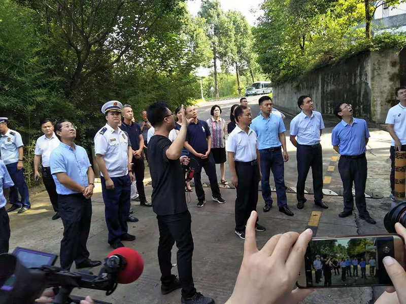 县人大常委会党组召开“不忘初心 牢记使命”主题教育动员部署会